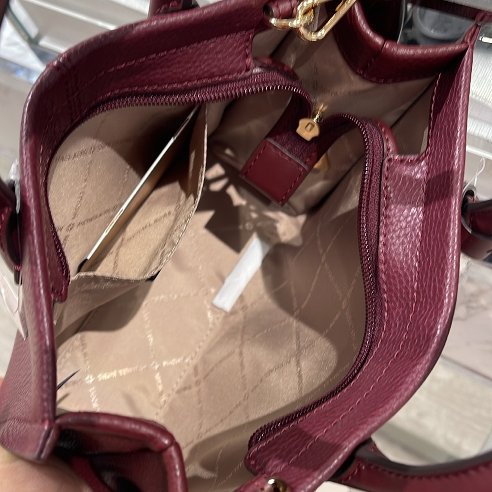 Michael Kors Mirella Small Pebbled Leather Crossbody Bag
Oxblood 
NWT - Picture 12 of 16